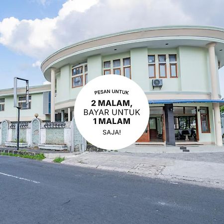 Collection O Tasikmalaya Near Stadium Wiradadaha Formerly Hotel Abadi Exterior photo